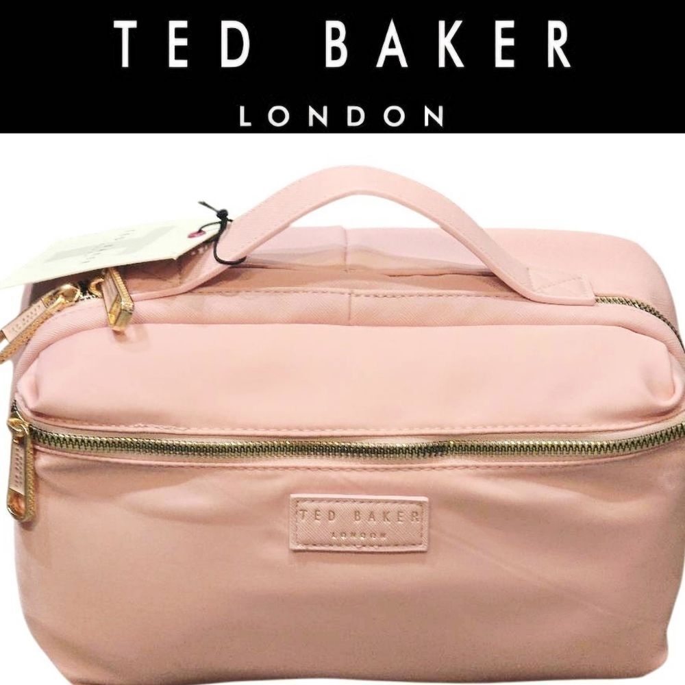 Ted Baker London‎ Puff Toiletry Bag- Cloud Pink